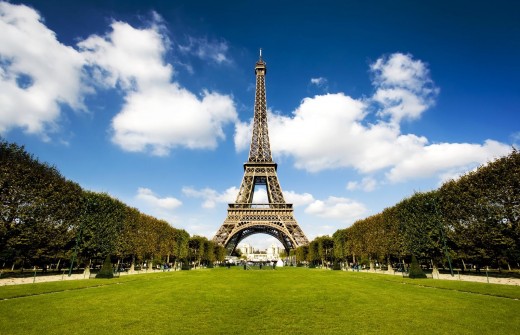 Premium two-day tour of Paris with lunch on the Eiffel Tower