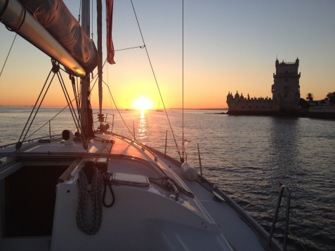 Lisbon: 2-hour sunset cruise along the Tagus river