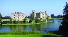 Leeds Castle and punting on the moat day tour