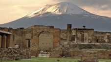 Pompeii skip-the-line entry and Vesuvius hiking tour from Naples