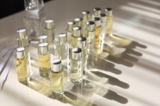 Design Your Own Perfume Gold Experience 