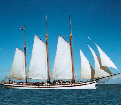 Three mast clipper sailing