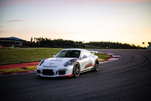 Conduzir Porsche GT3 2 voltas + 1 volta em co-piloto