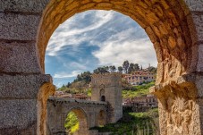 Toledo for explorers highlights tour from Madrid