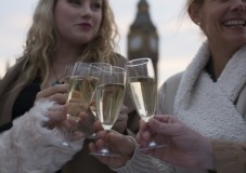 River Thames Evening Cruise with Bubbly and Canapés