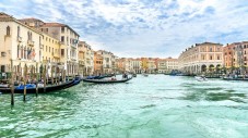 Full-day private walking tour of Venice with Rialto market