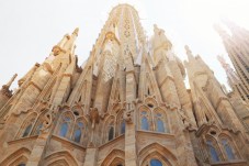 Skip the line Sagrada Familia express tour with tower