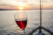 Fuga Romantica & Tour in Barca al Tramonto alle 5 Terre