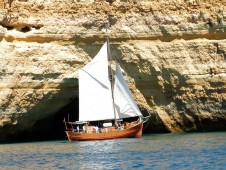 Almoço a Bordo em Barco Pirata na Costa do Algarve p/ Criança até 10 anos