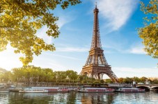 From London: Paris Day Trip with Lunch on Eiffel Tower