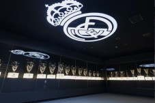 Tour Bernabéu & Museo de Cera Madrid para 2 Adultos + 2 niños (de 4 a 12 años)