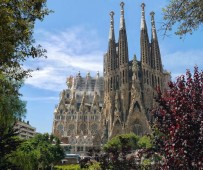 Skip the line Sagrada Familia express tour with tower