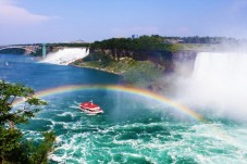 American-Side Niagara Falls Group Tour with Lunch