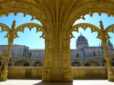 Yellow Bus Lisboa - Belém + Torre de Belém + Mosteiro dos Jerónimos