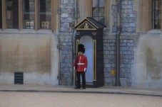 Small group Windsor Castle express tour by train from London